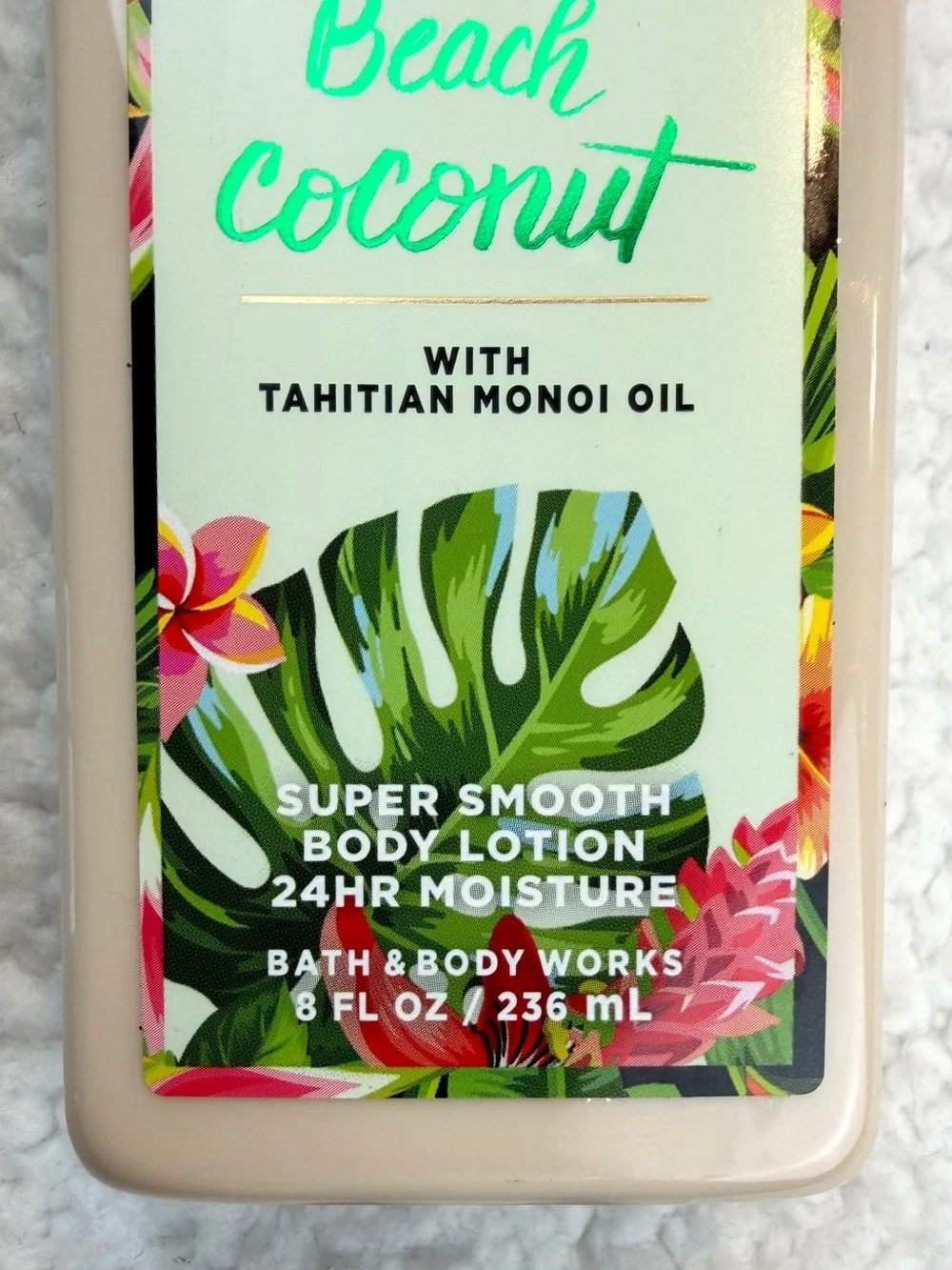 BATH & BODY WORKS • Waikiki Beach Coconut Body Lotion, 8 fl oz